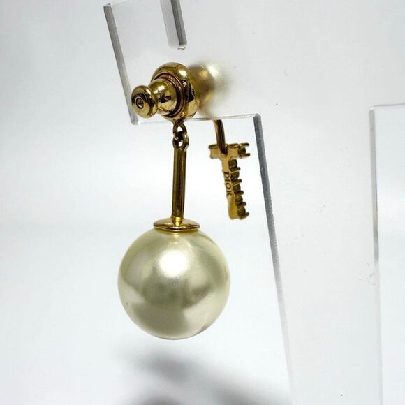 Pre Loved dior Women Gold Earrings - Picture 4 of 8